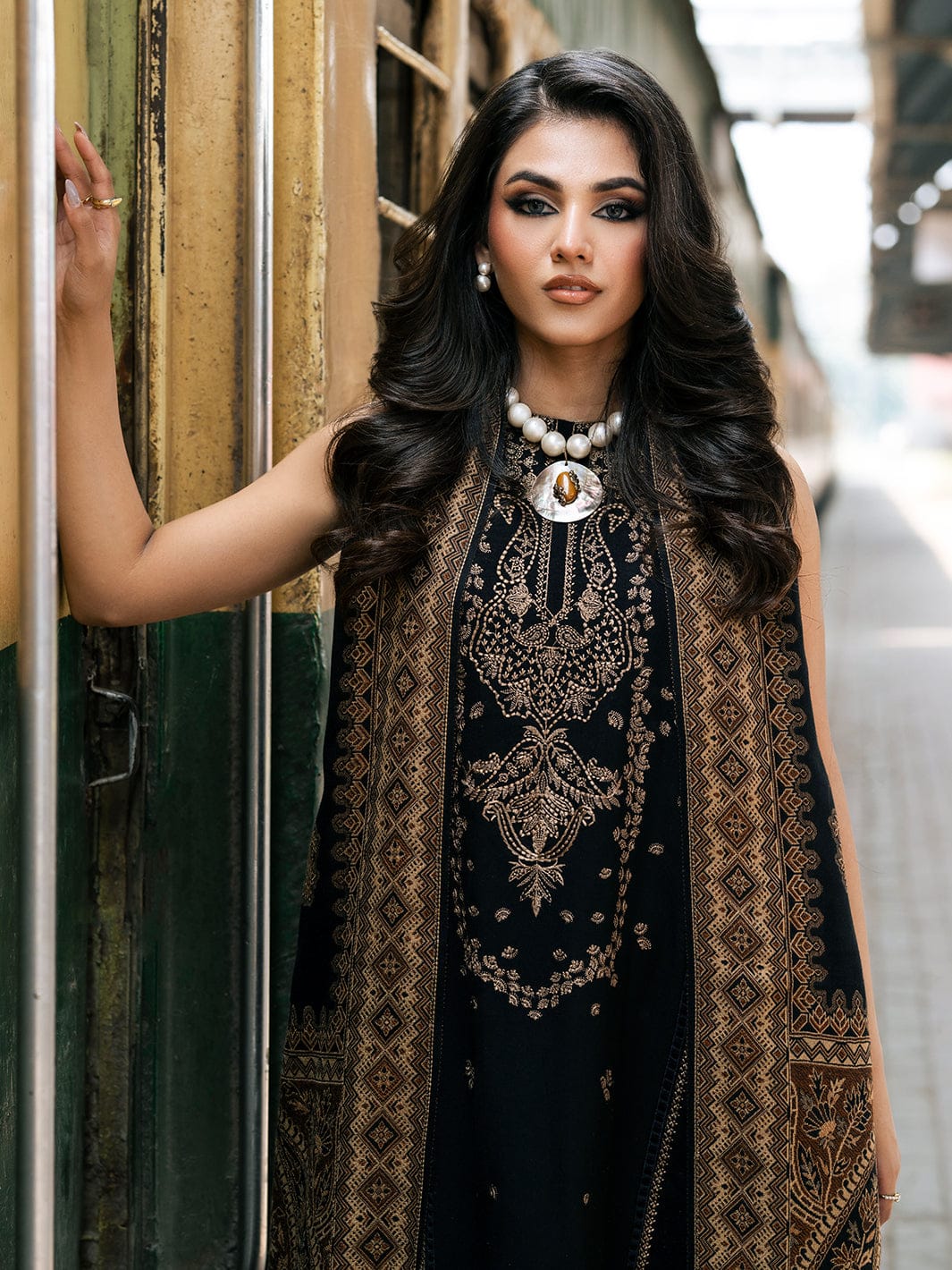 Izel (Premium Dhanak) – 3 Pcs Unstitched Suit