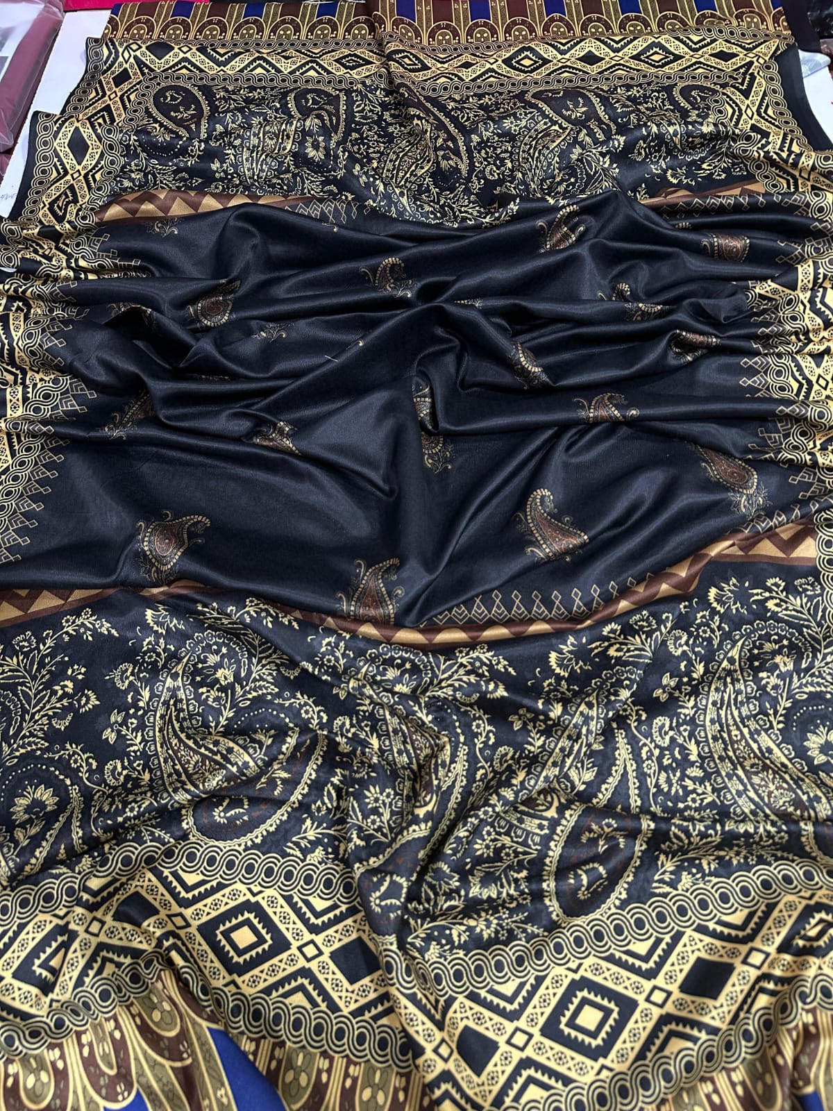 Izel (Premium Dhanak) – 3 Pcs Unstitched Suit