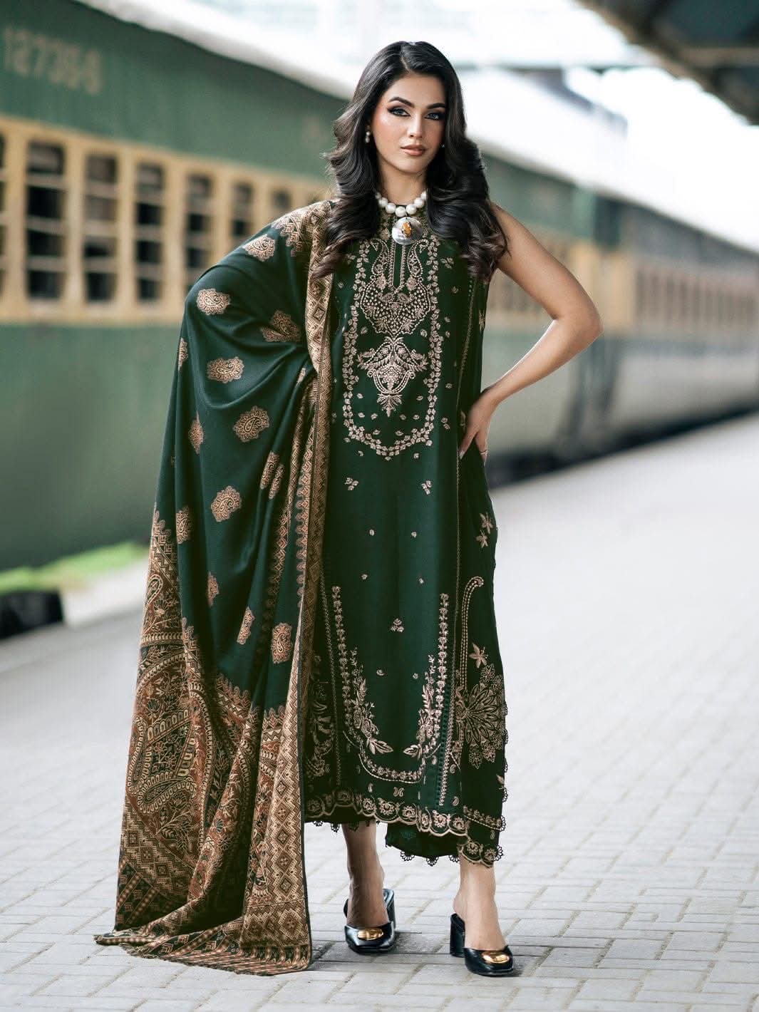 Izel (Premium Dhanak) – 3 Pcs Unstitched Suit