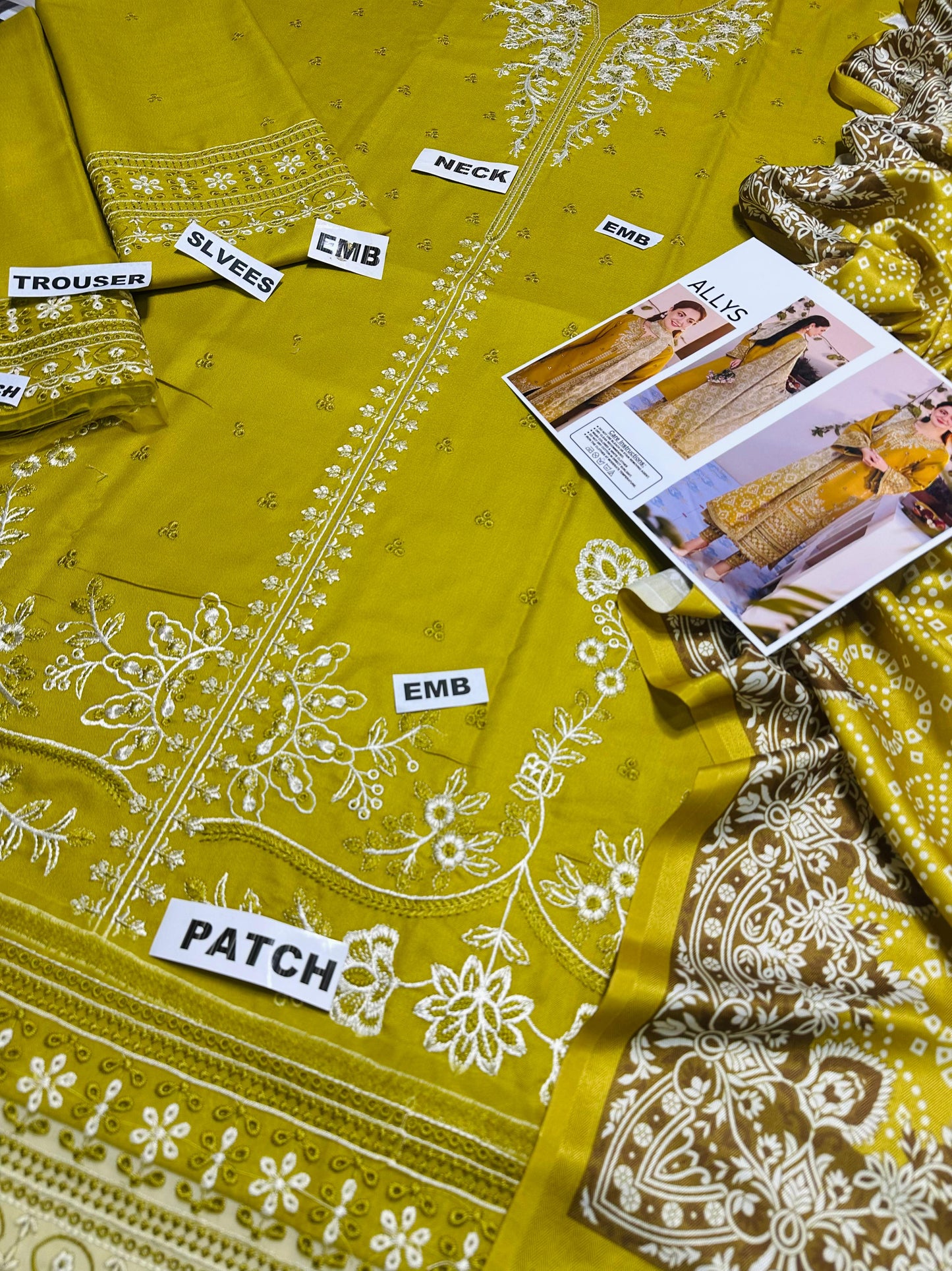 ALLYS (Premium Dhanak) – 3 Pcs Unstitched Suit